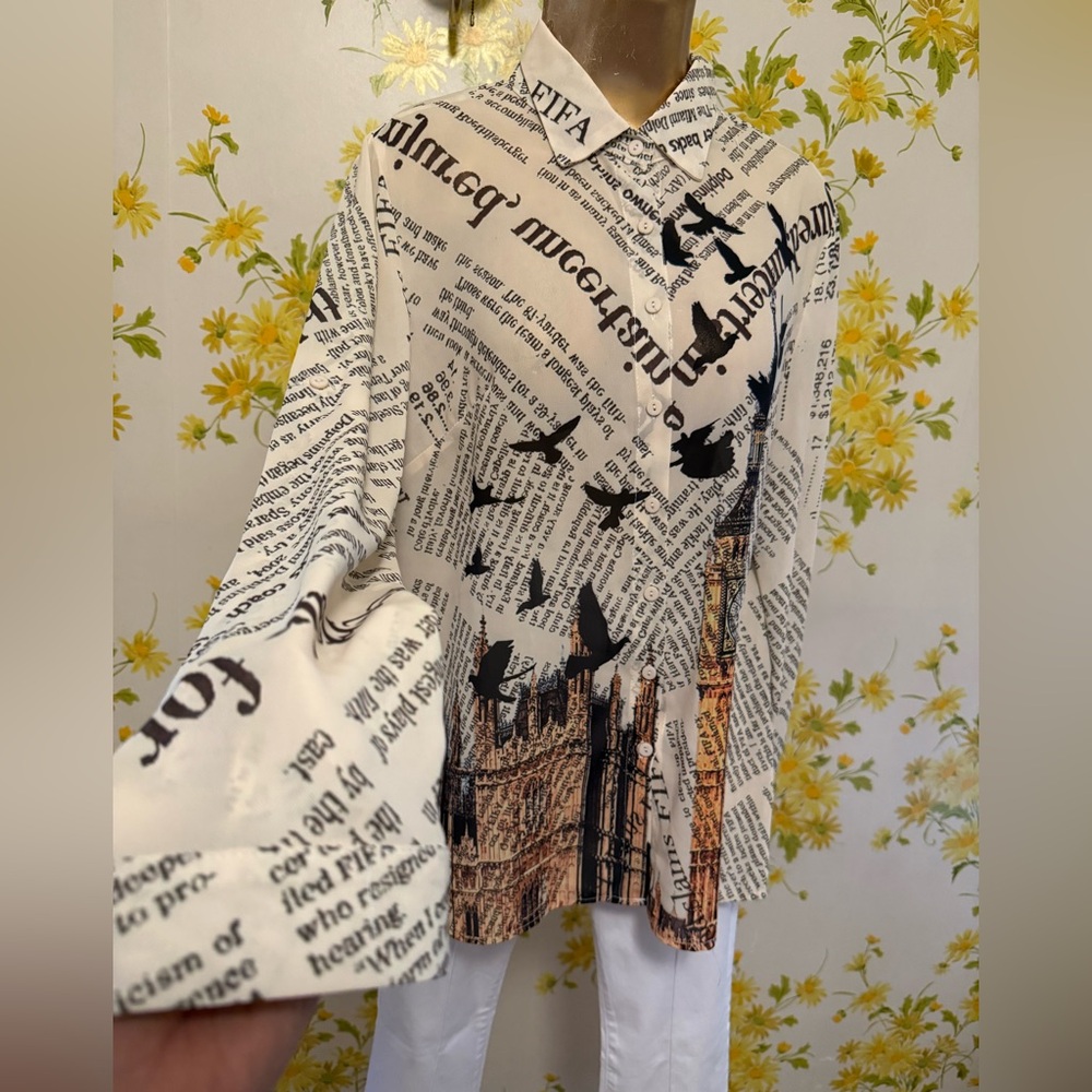 NWOT London Newspaper Print Blouse size L - Picture 5 of 14